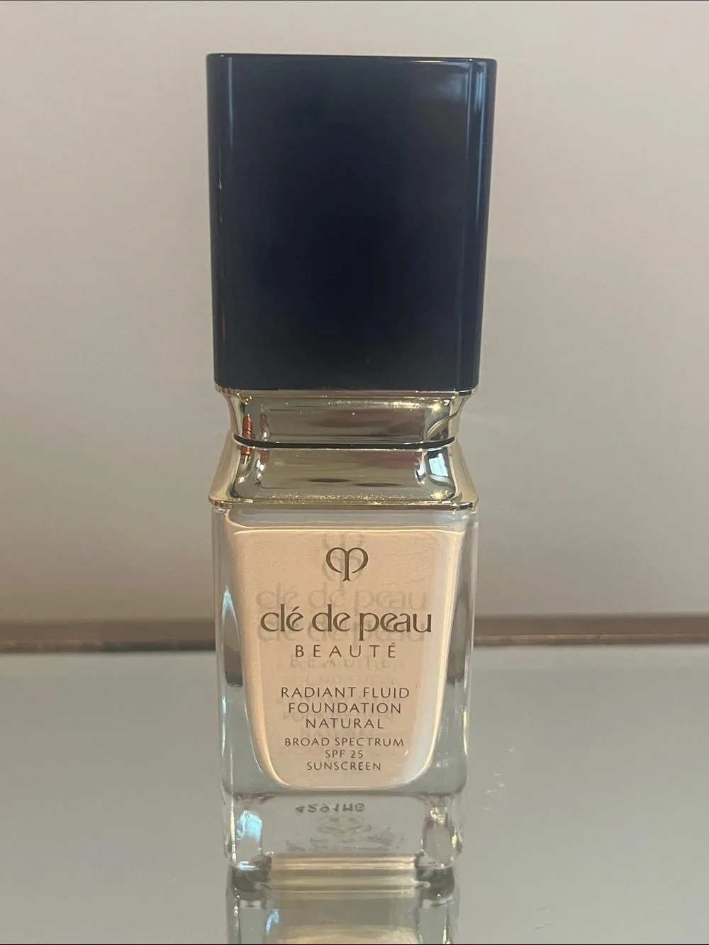 Radiant Fluid Foundation - Natural (Beige)
